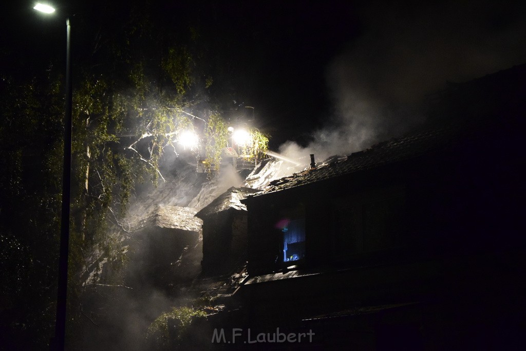 Grossfeuer Einfamilienhaus Siegburg Muehlengrabenstr P0610.JPG - Miklos Laubert